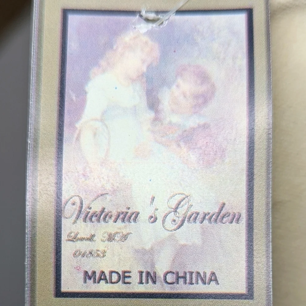 Vintage NWT Ribbon Creamy Velvet Floral Victoria's Garden 13